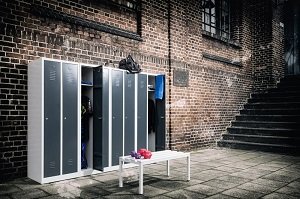 Spinde, Kleiderspinde und Personalschränke komplett montiert bei Steelboxx kaufen