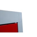 Kleiderspind aus Metall mit 3 Abteilen - grau/rot