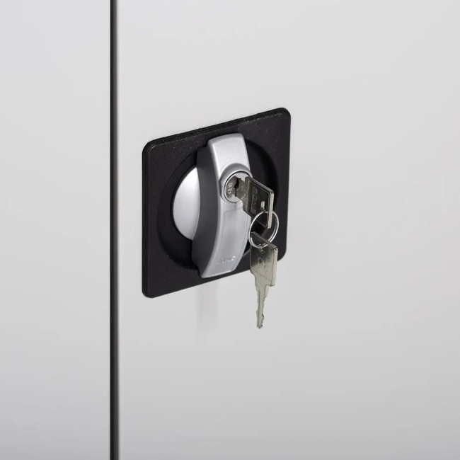 Seitenansicht vom Steelboxx Aktenschrank komplett montiert 195x92x50cm Büro Metallschrank abschließbar Mehrzweckschrank grau/blau X-530351 komplett montiert.