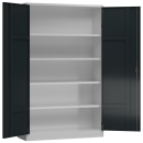 Ansicht Innen mitt ge&ouml;ffneten T&uuml;ren vom Steelboxx XXL Metallschrank abschlie&szlig;bar Fl&uuml;gelt&uuml;renschrank Aktenschrank 1945 x 1200 x 600 mm grau/anthrazit X-530388 komplett montiert.